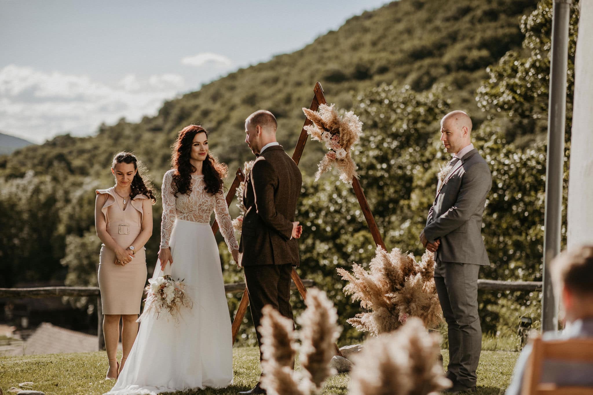 Szertartas a Volgy Major kapolna elott