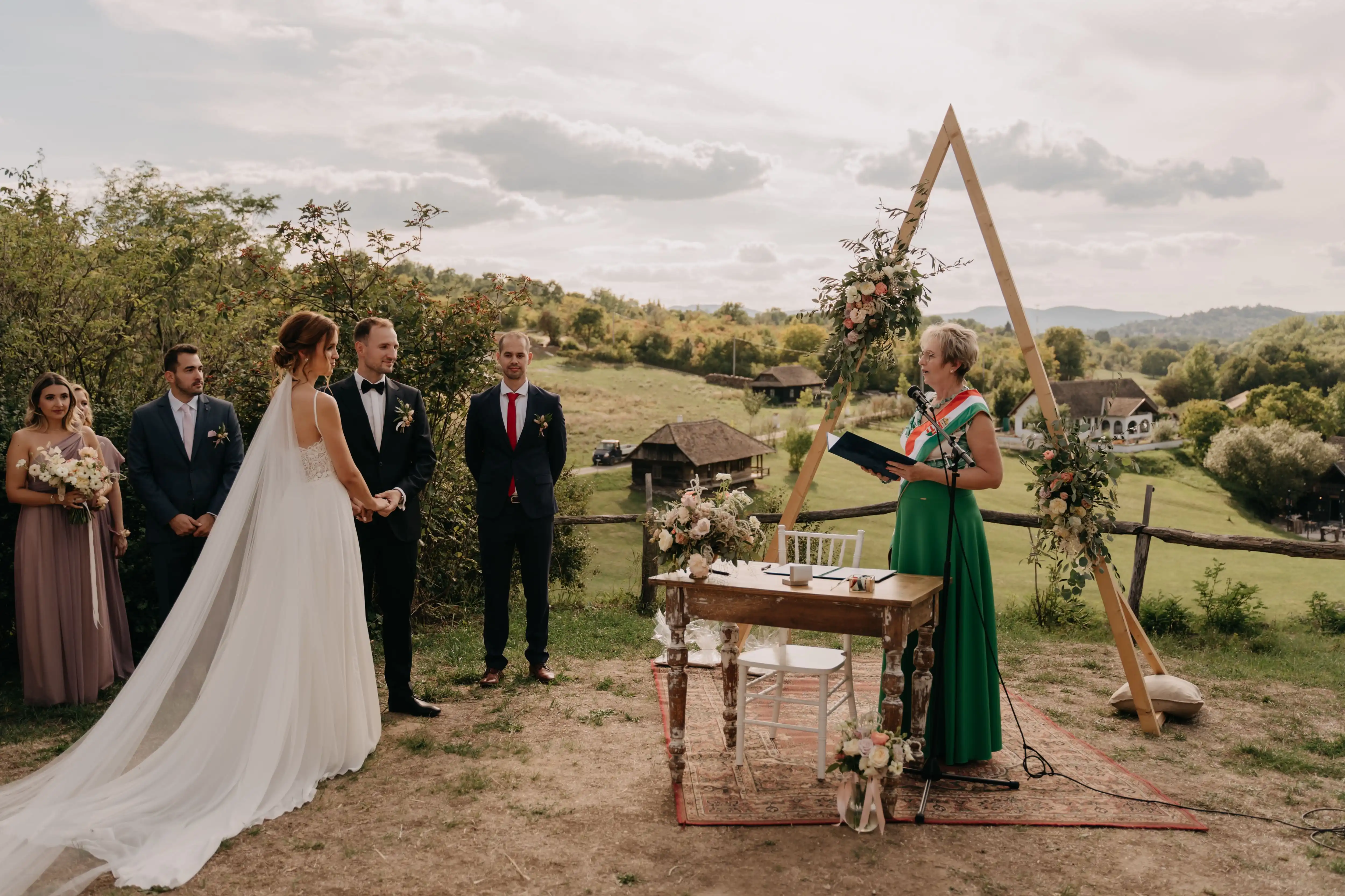 Szertartas Verocen a Volgy Majorban