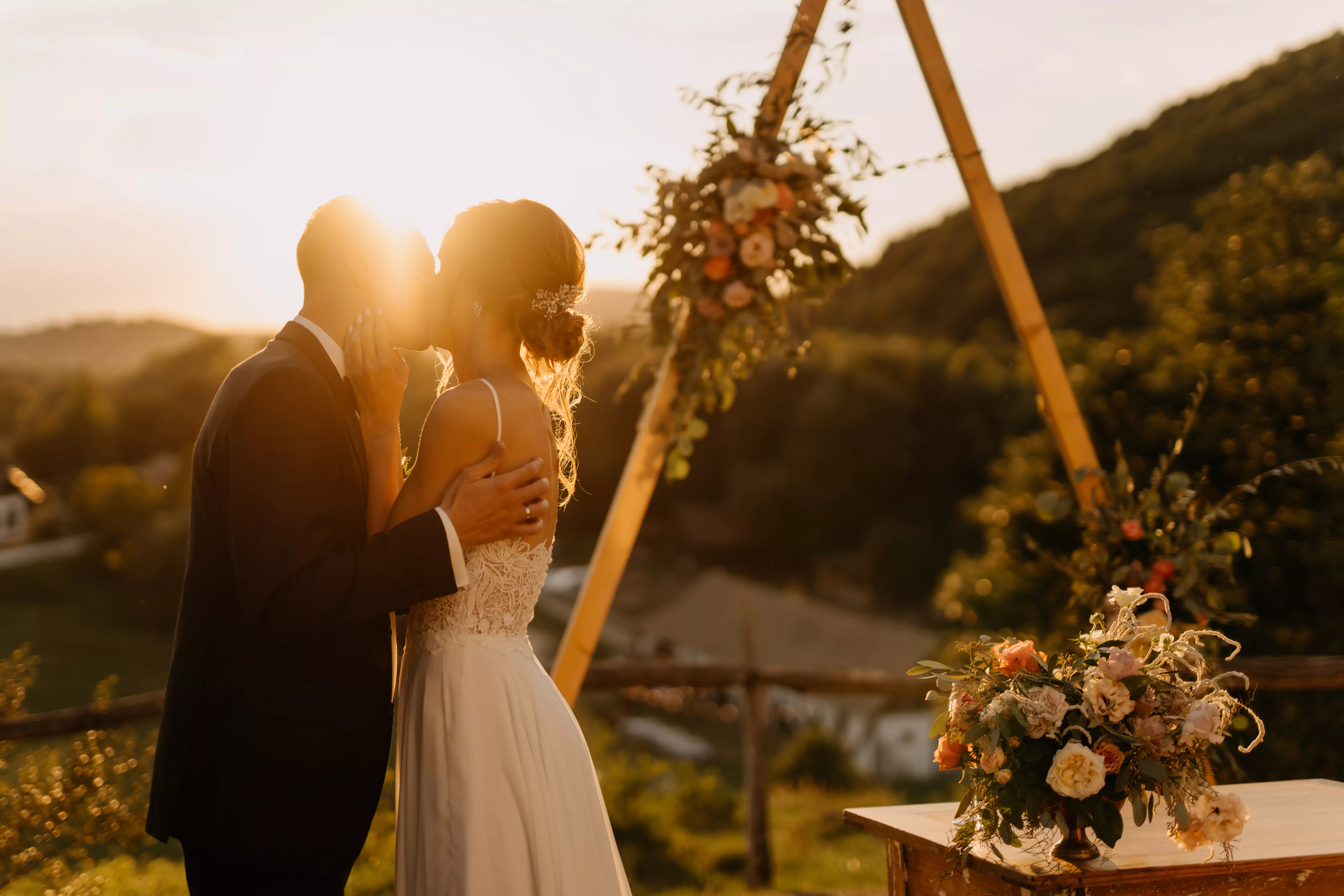 Naplemente a Volgy Major templomanal